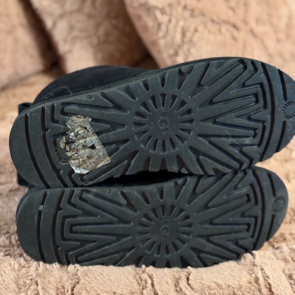 UGGs black booties size 9 - Picture 6 of 7